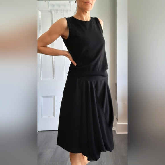 Stills Black Midi Skirt.. Beautiful Design, in Drapey Viscose.. Size 34 - Picture 4 of 10